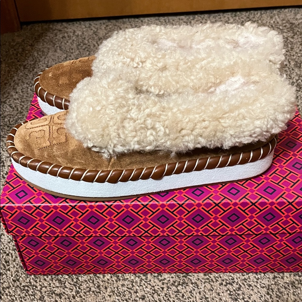 Tory Burch Shearling Suede Slippers/ loafers - Picture 6 of 9